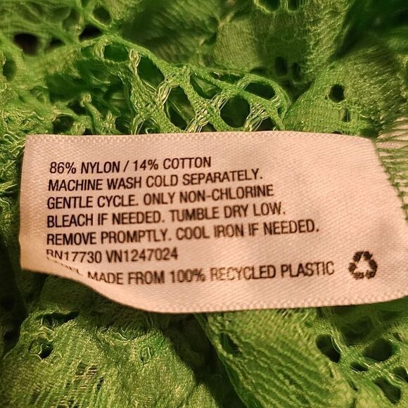 FUTURE COLLECTIVE Green Lace Peplum Crop Blouse - Size XXL - Picture 8 of 8